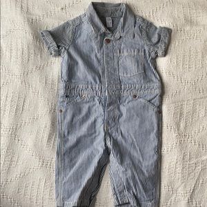 Baby Gap short sleeve romper 12-18mo